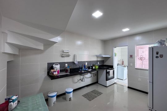 Cozinha de casa de condomínio à venda com 4 quartos, 180m² em Vargem Pequena, Rio de Janeiro