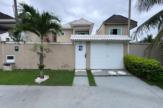 Fachada de casa de condomínio à venda com 4 quartos, 180m² em Vargem Pequena, Rio de Janeiro