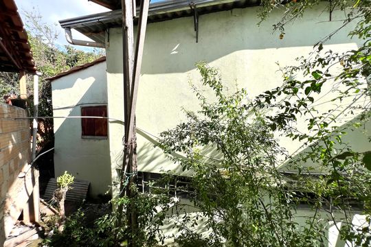 Casa para alugar com 3 quartos, 360m² em São João Batista, Belo Horizonte