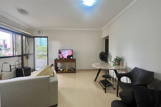 Sala de apartamento à venda com 2 quartos, 121m² em Cambuí, Campinas