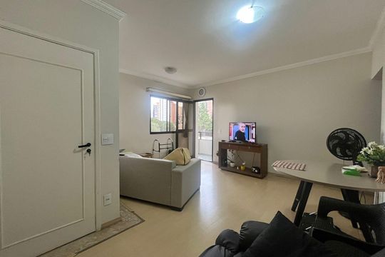 Sala de apartamento para alugar com 2 quartos, 121m² em Cambuí, Campinas