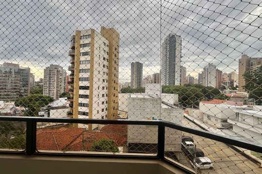 Vista da Sacada de apartamento à venda com 2 quartos, 121m² em Cambuí, Campinas