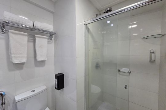 Banheiro de apartamento à venda com 1 quarto, 25m² em Nova Suíça, Belo Horizonte