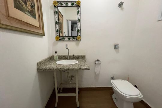 Banheiro 1 de casa à venda com 3 quartos, 120m² em Vila Sonia, São Paulo