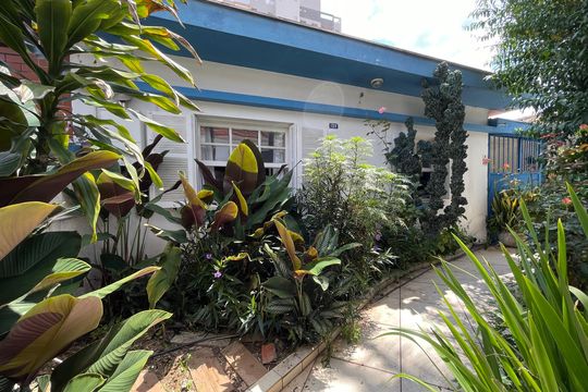 Quintal de casa à venda com 3 quartos, 120m² em Vila Sonia, São Paulo