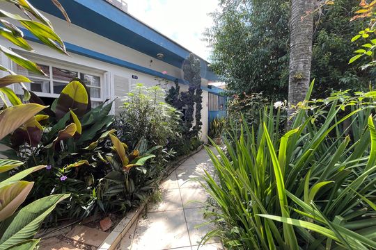 Quintal de casa à venda com 3 quartos, 120m² em Vila Sonia, São Paulo