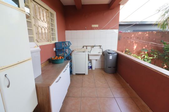 Área de Serviço de casa à venda com 3 quartos, 138m² em Veloso, Osasco