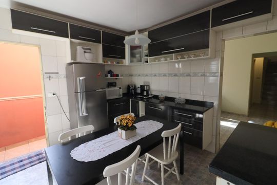 Cozinha de casa à venda com 3 quartos, 138m² em Veloso, Osasco