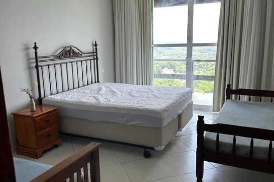Casa de Condomínio para alugar com 3 quartos, 450m² em Alpes de Caieiras , São Paulo