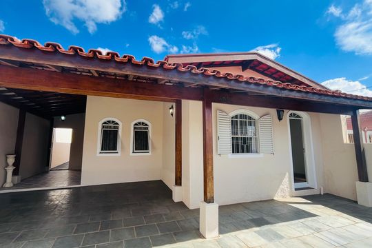 Casa à venda com 3 quartos, 151m² em Nova Campinas, Campinas