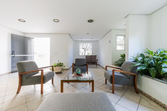 Hall social de apartamento para alugar com 2 quartos, 52m² em Alto de Pinheiros, São Paulo