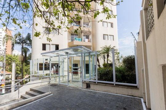 Fachada de apartamento para alugar com 2 quartos, 52m² em Alto de Pinheiros, São Paulo