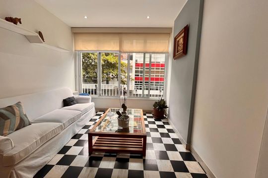 Sala  de apartamento à venda com 3 quartos, 130m² em Copacabana, Rio de Janeiro