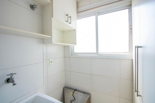 Área de serviço de apartamento para alugar com 2 quartos, 60m² em Vila Valparaíso, Santo André