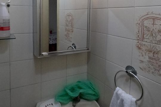 Banheiro de apartamento para alugar com 1 quarto, 40m² em Gonzaga, Santos