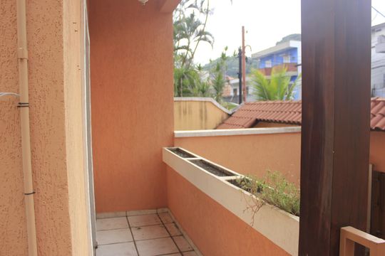 Varanda de casa para alugar com 5 quartos, 278m² em Jardim Zaira, Guarulhos