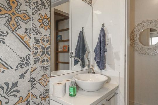 Banheiro de apartamento para alugar com 2 quartos, 60m² em Moinhos de Vento, Porto Alegre