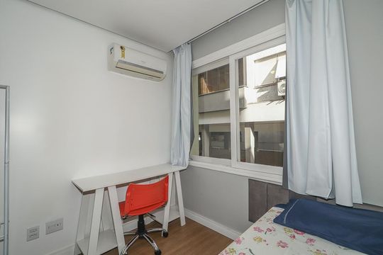 Quarto de apartamento para alugar com 2 quartos, 60m² em Moinhos de Vento, Porto Alegre