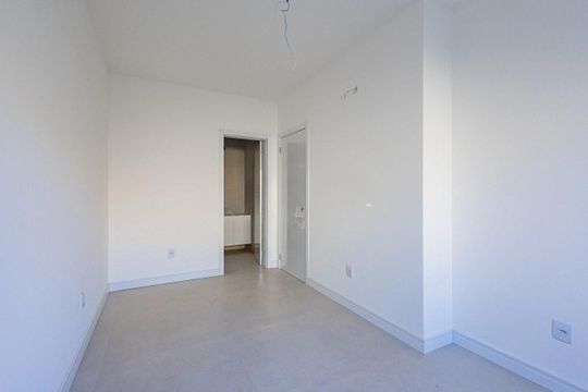 Quarto 3 de casa para alugar com 3 quartos, 195m² em Jardim Itu, Porto Alegre