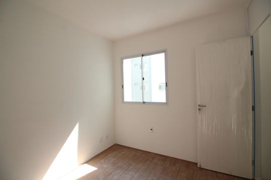 Quarto 2 de apartamento para alugar com 2 quartos, 43m² em Taquara, Rio de Janeiro