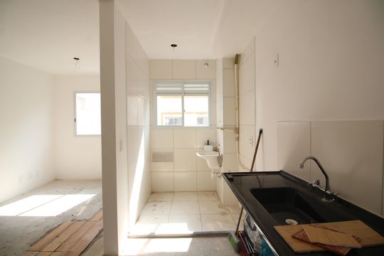 Cozinha de apartamento para alugar com 2 quartos, 43m² em Taquara, Rio de Janeiro
