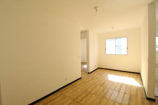 Sala de apartamento para alugar com 2 quartos, 43m² em Taquara, Rio de Janeiro