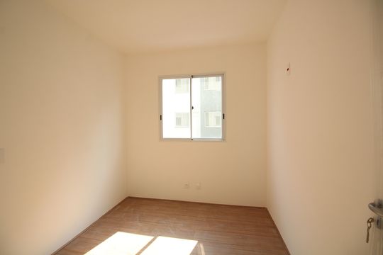 Quarto 1 de apartamento para alugar com 2 quartos, 43m² em Taquara, Rio de Janeiro