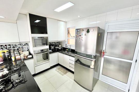 Cozinha de apartamento para alugar com 2 quartos, 78m² em Jardim Pereira Leite, São Paulo