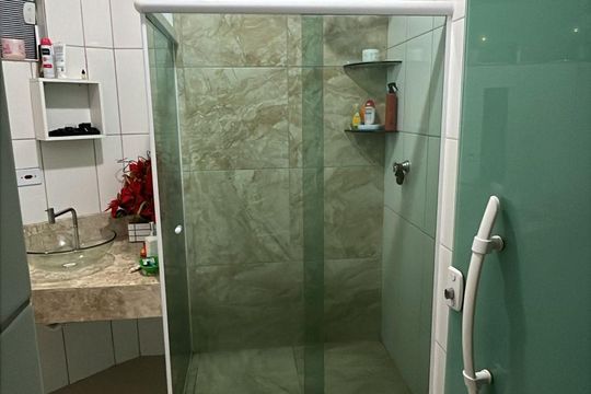 Banheiro de casa para alugar com 3 quartos, 200m² em Parque das Américas, Mauá