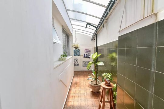 Área externa de kitnet/studio à venda com 12 quartos, 320m² em Cambuci, São Paulo