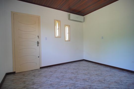 Sala de casa à venda com 3 quartos, 118m² em Vicentina, São Leopoldo