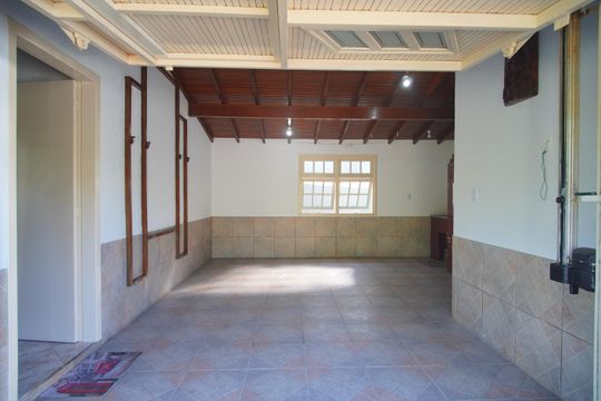 Garagem de casa à venda com 3 quartos, 118m² em Vicentina, São Leopoldo