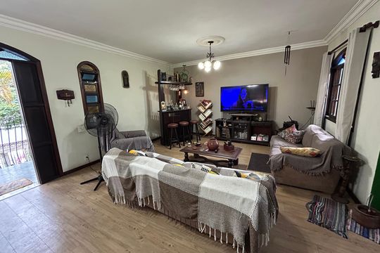 Sala de casa à venda com 3 quartos, 133m² em Encantado, Rio de Janeiro