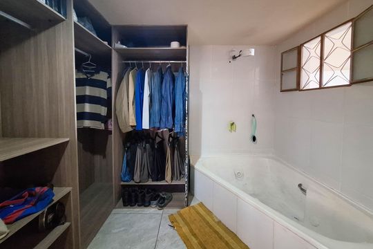 Banheiro da Suíte 1 de casa à venda com 3 quartos, 85m² em Sapê, Niterói