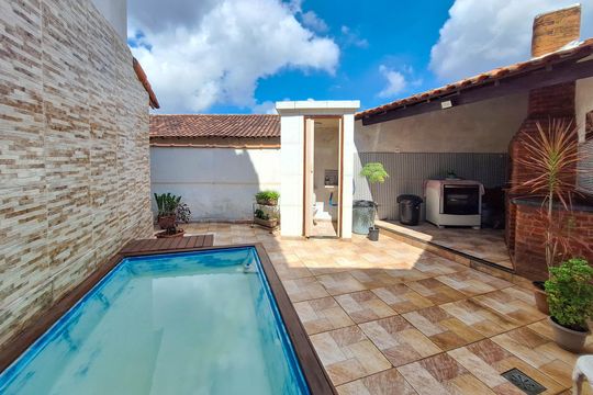Quintal de casa à venda com 3 quartos, 85m² em Sapê, Niterói