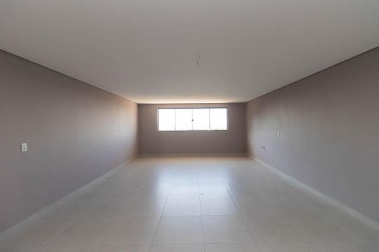 Garagem de casa à venda com 4 quartos, 300m² em Vila Irmaos Arnoni, São Paulo
