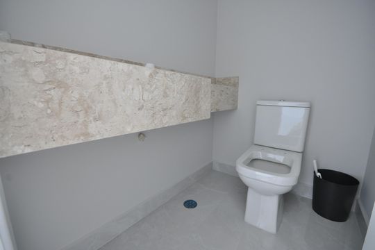 Lavabo de casa à venda com 4 quartos, 300m² em Vila Irmaos Arnoni, São Paulo