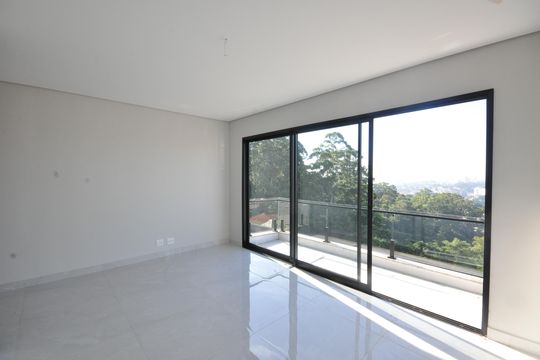 Sala de casa à venda com 4 quartos, 300m² em Vila Irmaos Arnoni, São Paulo