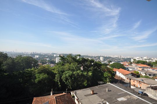 Vista de casa à venda com 4 quartos, 360m² em Vila Irmaos Arnoni, São Paulo