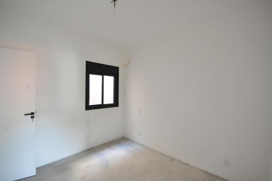 Quarto  de casa à venda com 4 quartos, 360m² em Vila Irmaos Arnoni, São Paulo