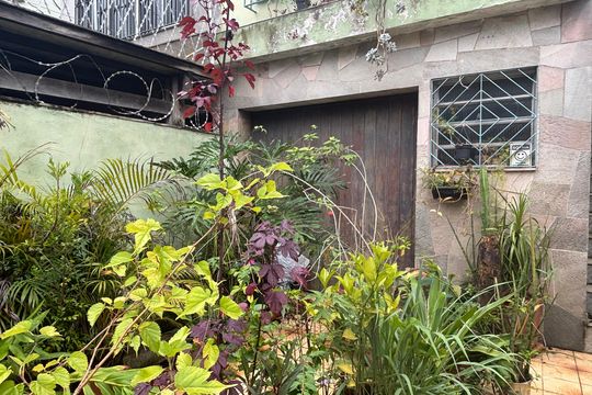 Garagem de casa à venda com 4 quartos, 250m² em Parque Imperial, São Paulo