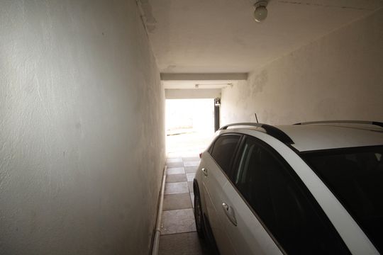 Garagem de casa à venda com 8 quartos, 360m² em Nova Suíça, Belo Horizonte