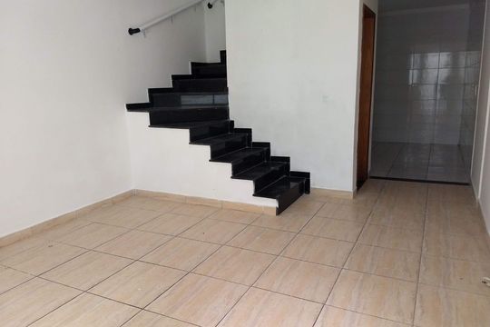 Sala de casa de condomínio à venda com 2 quartos, 117m² em Vila Ema, São Paulo