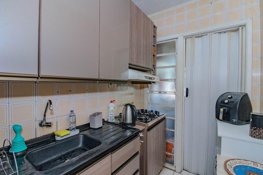 Cozinha e Área de Serviço de apartamento à venda com 1 quarto, 50m² em Jardim Dona Leopoldina, Porto Alegre