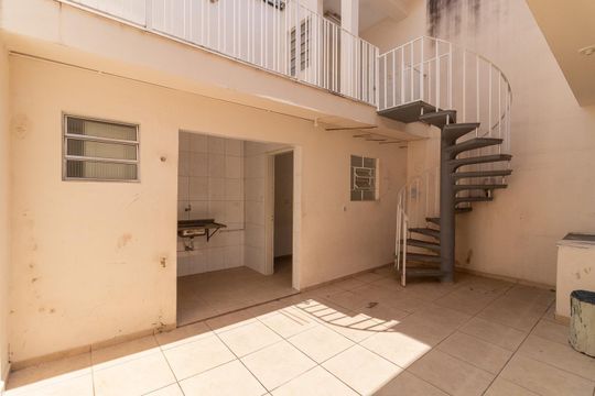 Quintal de casa à venda com 4 quartos, 120m² em Vila Ré, São Paulo