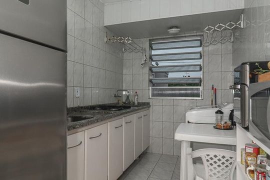 Cozinha de apartamento à venda com 2 quartos, 56m² em Morro Santana, Porto Alegre