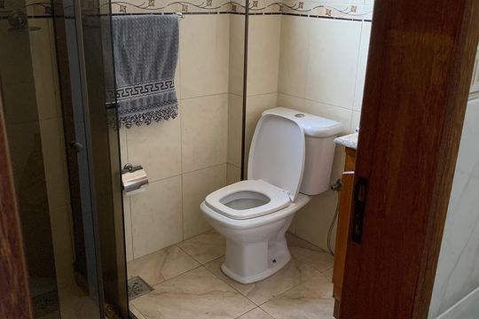 Banheiro de apartamento para alugar com 2 quartos, 80m² em Jardim América, Rio de Janeiro