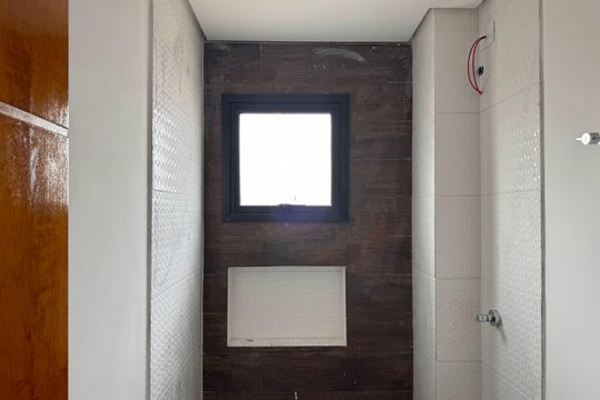 Banheiro Social de apartamento à venda com 2 quartos, 55m² em Jardim Vera Cruz, São Bernardo do Campo