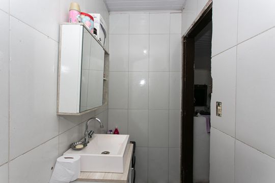 Banheiro da Edícula de casa à venda com 4 quartos, 269m² em Vila Oratorio, São Paulo