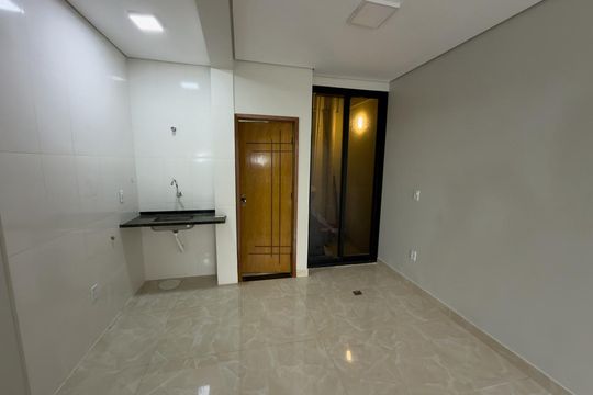 Sala  de kitnet/studio para alugar com 1 quarto, 34m² em Guará, Brasília